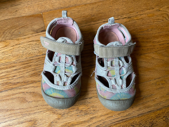 Rainbow OshKosh Sandals, 9 Toddler