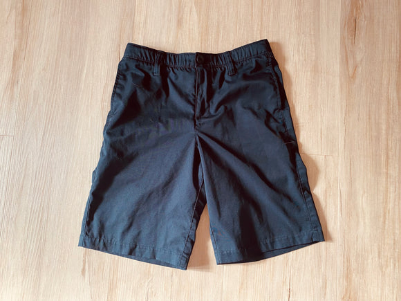 Under Armour Black Heatgear Dress/Golf Shorts, 12