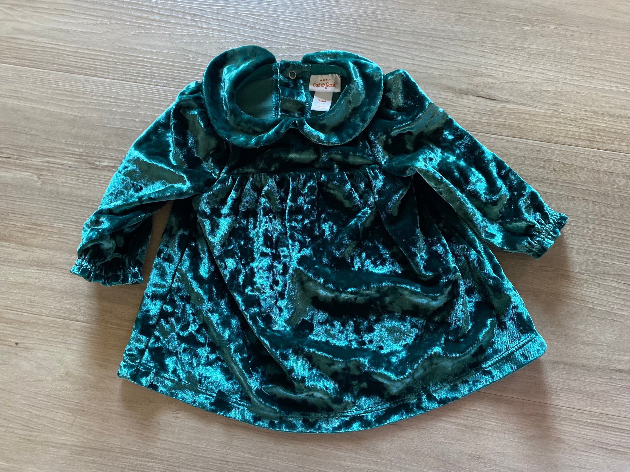 Cat & Jack Green Velvet Dress, 3-6M Little Cubs Closet, LLC Cat & Jack Green Velvet Dress, 3-6M Little Cubs Closet, LLC