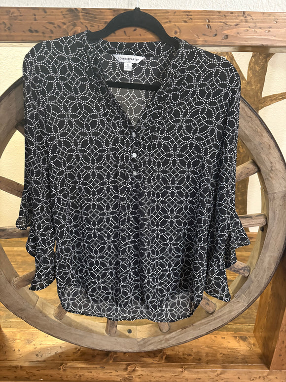 Counterparts, Black & White Blouse, V-Neck, Three Buttons in front, Med