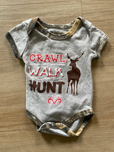 Mossey Oak 'Crawl Walk Hunt' Onesie, NB