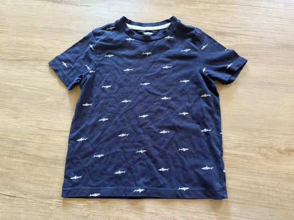 Old Navy Shark Tee, S(6-7)
